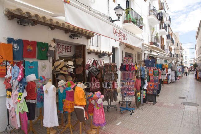 Tourist stores along village street — Stock Photo