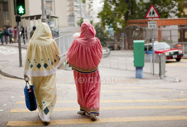Две мусульманки, Гонконг, Китай — стоковое фото