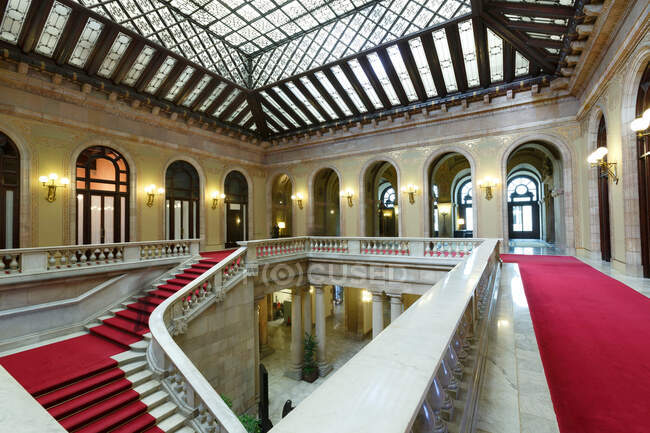 Atrium, Kataloniens Parlamentsgebäude, Parc de la Ciutadella, Barcelona, Katalonien, Spanien — Stockfoto