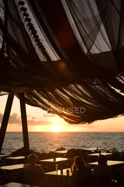 Las Arenas Strand bei Sonnenuntergang, Teneriffa, Kanarische Inseln, Spanien — Stockfoto