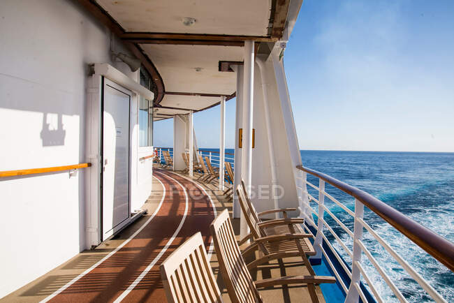Deck eines Kreuzfahrtschiffes auf hoher See, Falmouth, Jamaika — Stockfoto