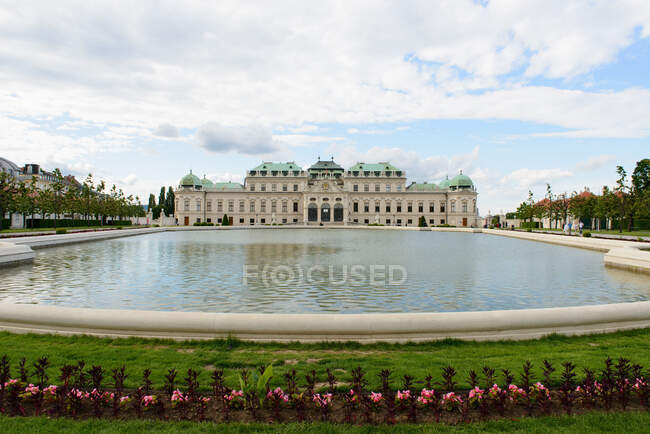 Palacio y Museo Belvedere, Viena, Austria - foto de stock