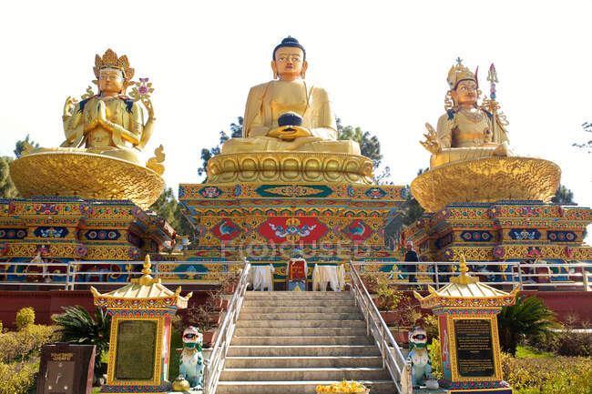 Riesenstatuen von Buddha und Gottheiten, Buddha Park, Kathmandu, Nepal — Stockfoto