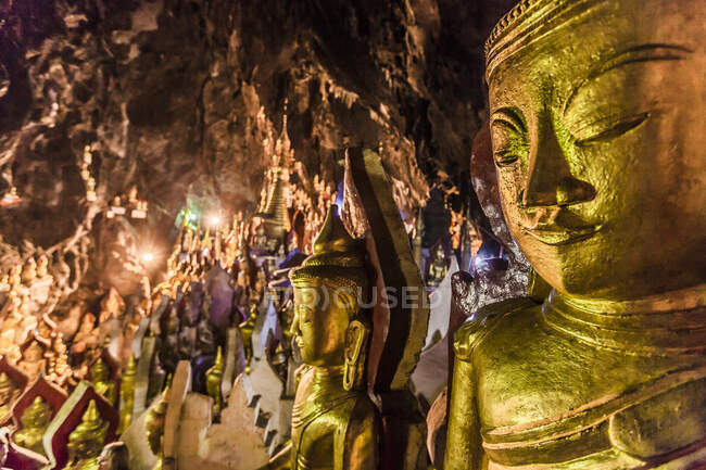 Grotte di Pindaya, Pindaya, Stato Shan, Myelat, Birmania — Foto stock