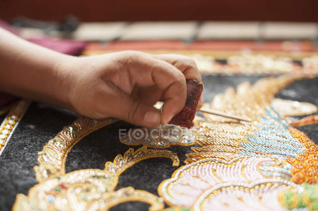 Creating a tapestry, Mandalay, Myanmar — Stock Photo