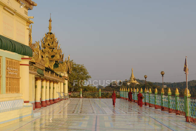 Birmania, Mandalay, Sagaing en el día - foto de stock