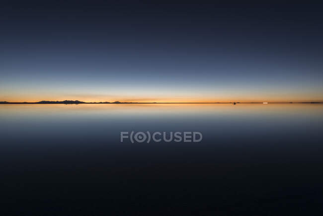 Saline all'alba, Salar de Uyuni, Altiplano meridionale, Bolivia, Sud America — Foto stock