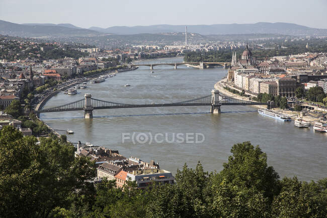 Vista aérea del río Danubio, Budapest, Hungría - foto de stock
