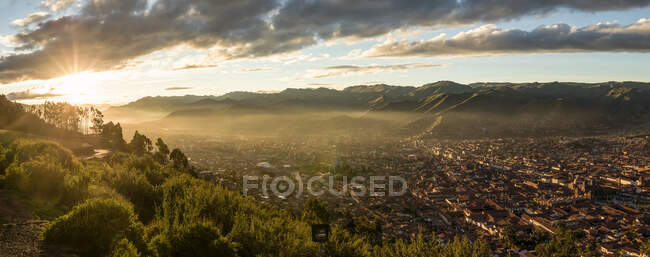 Vue panoramique sur Cusco depuis Sacsayhuaman, Pérou, Amérique du Sud — Photo de stock