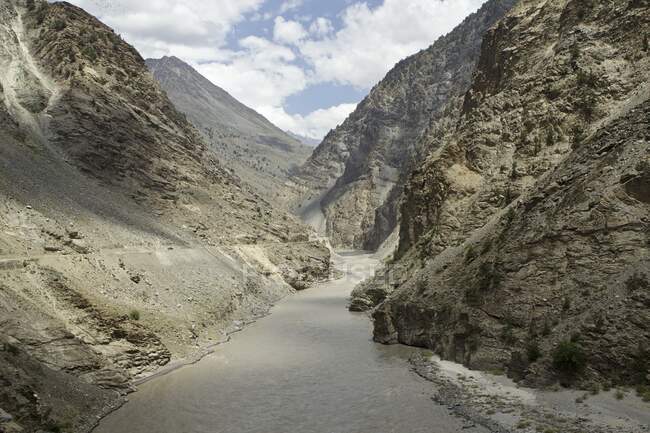 Valle del río Spiti, Himalaya, Himachal Pradesh, India - foto de stock