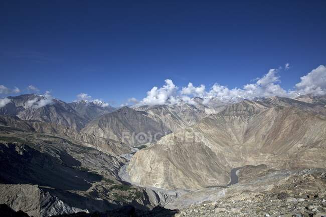 Vista del Himalaya, Himachal Pradesh, India - foto de stock