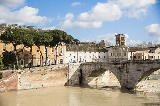 Ponte sul Tevere, Roma, Italia — Foto stock