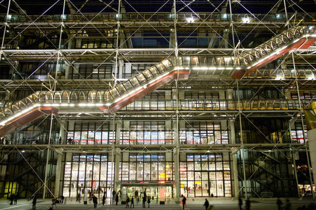 Escalator, Contemporary Art Museum, Pompidou Centre, Paris, France — Stock Photo