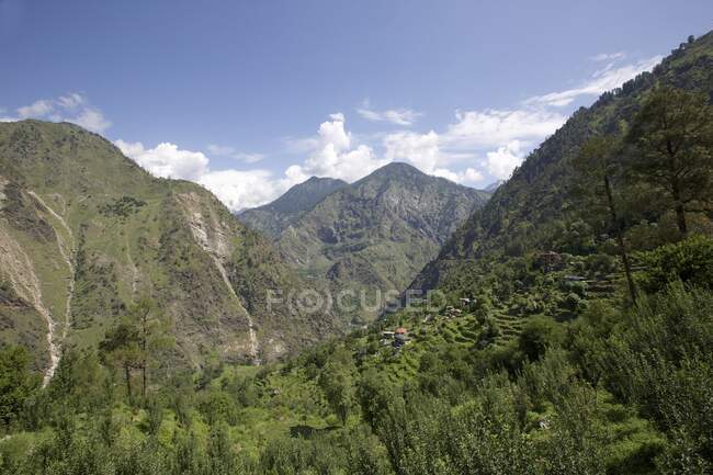 Vale do rio Sutlej, Himalaia, Sarahan, Himachal Pradesh, Índia, Ásia — Fotografia de Stock
