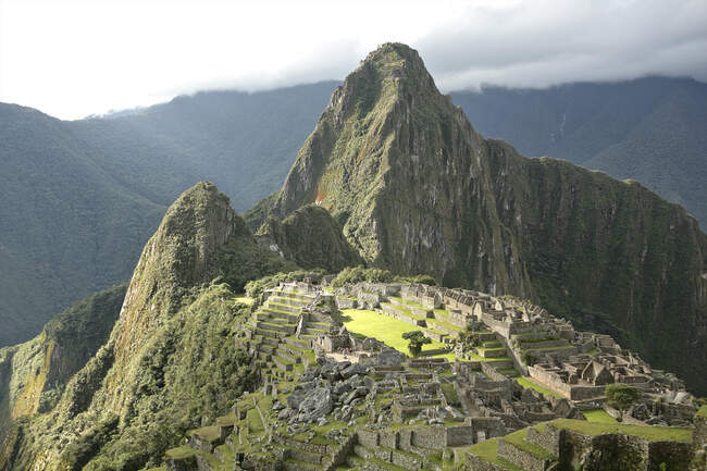 Vista de Huayna Picchu em Machu Picchu, Vale Sagrado, Peru, América do Sul — Fotografia de Stock