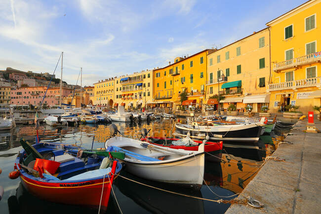 Fishermens boats, Portoferraio village, Isle of Elba, Maremma, Tuscany, Italy — Stock Photo