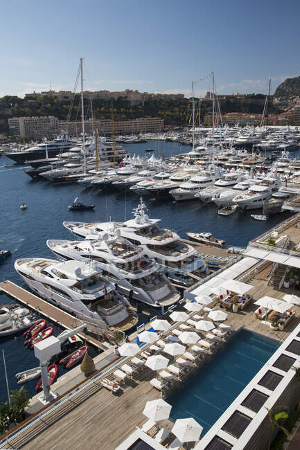 View of modern luxury yacht club, Monte Carlo, Monaco — Stock Photo