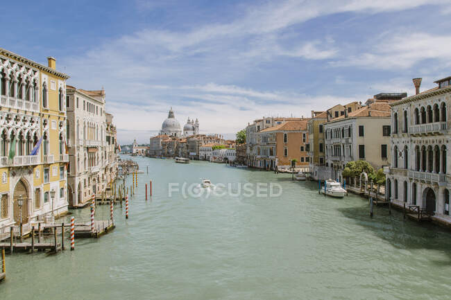 O Grande Canal, Veneza com vista para Santa Maria della Salute — Fotografia de Stock