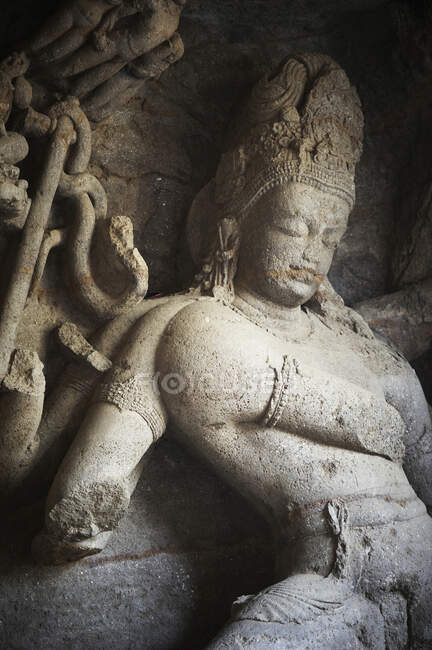 Escultura de piedra, Elephanta Island Temple Caves, Mumbai, India - foto de stock