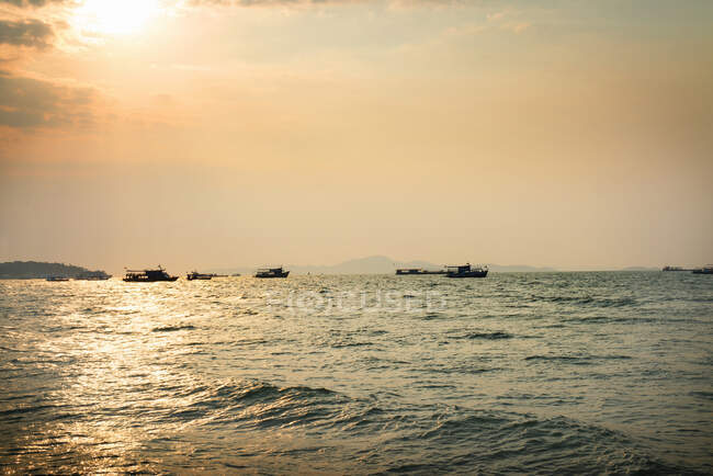 Boats on sea in distance, Koh Samet, Thailand — Stock Photo