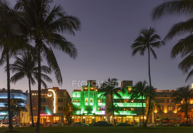 Pastel color buildings on Ocean Drive, in the famous Art Deco — Stock Photo