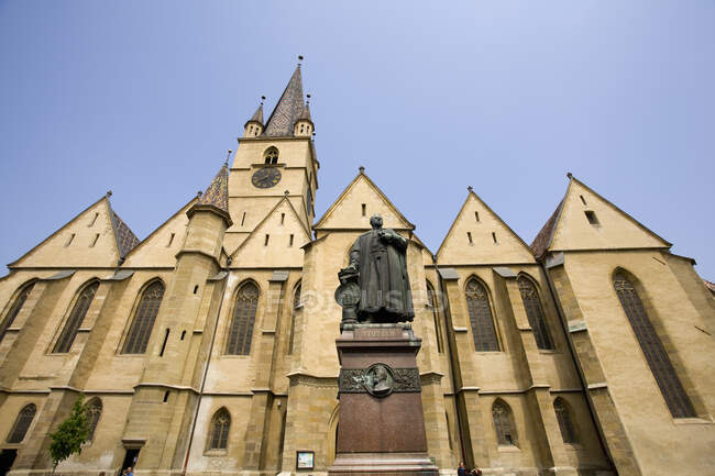 Eglise évangélique, Sibiu, Roumanie, Europe, vue basse — Photo de stock