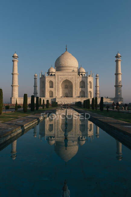 Vue du Taj Mahal à l'aube, Agra, Uttar Pradesh, Inde — Photo de stock