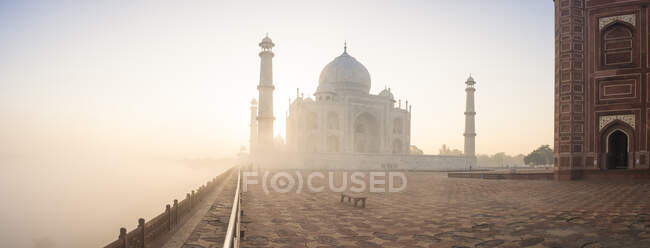 Taj mahal, agra, uttar pradesh, índia — Fotografia de Stock