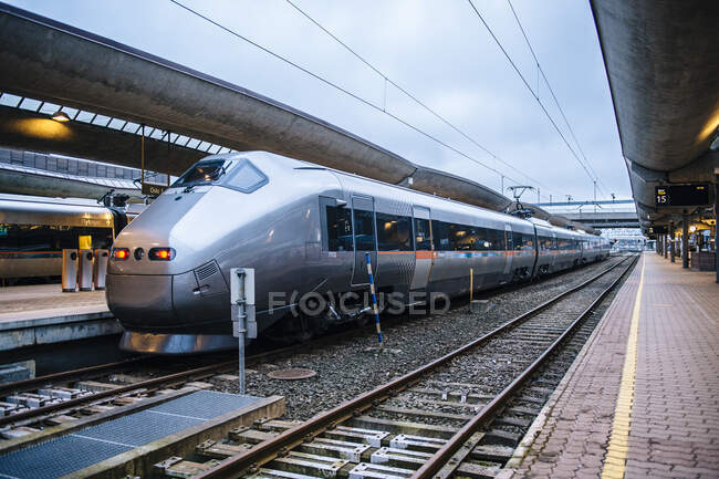 Comboio na estação, Oslo, Noruega — Fotografia de Stock