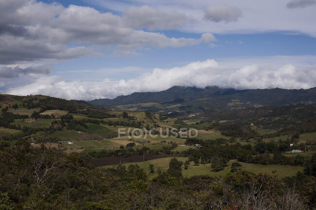Blick auf landwirtschaftliche Landschaft, Guatavita, Kolumbien, Süd-Amerika — Stockfoto