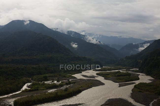 Vista da borda da floresta tropical perto de Puyo, Equador — Fotografia de Stock