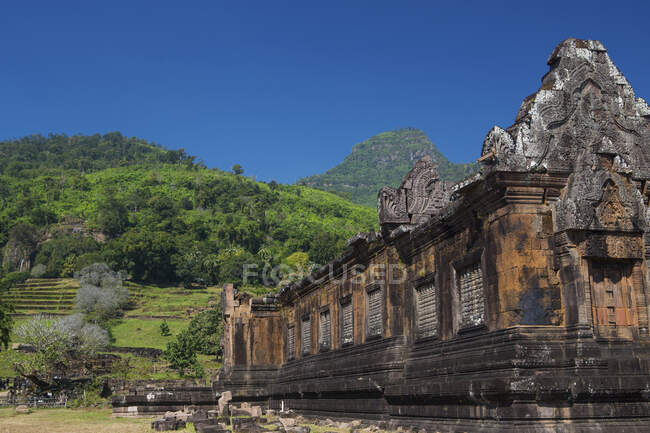 Blick auf die Khmer-Ruinen des Nordpalastes in Champasak, Laos — Stockfoto