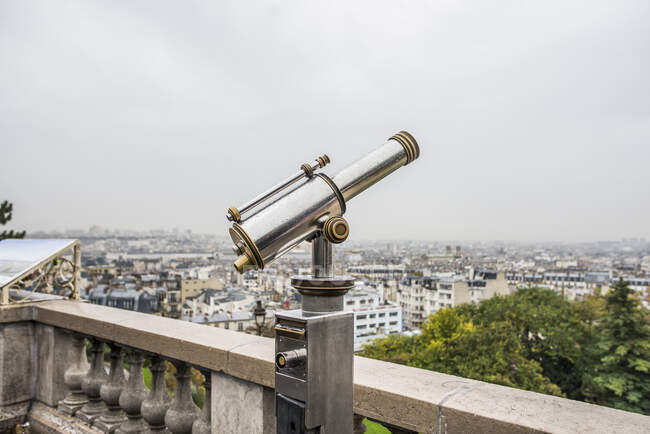 Touristisches Teleskop, Sacre Coeur, Montmartre, Paris, Frankreich — Stockfoto