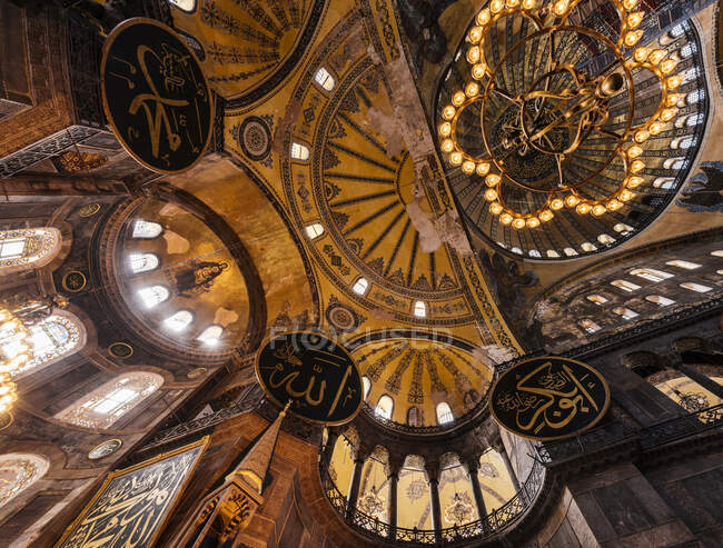Interno di Hagia Sophia (Aya Sofya), Sultanahmet, Istanbul, Turchia — Foto stock