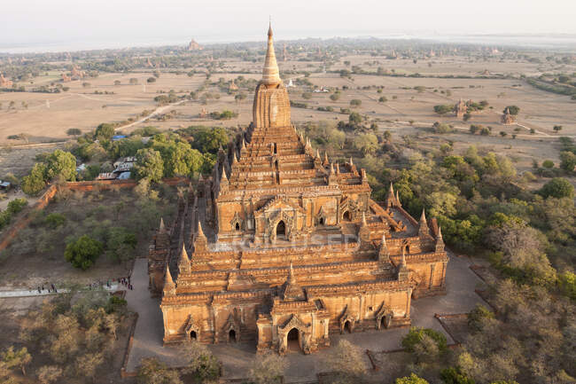 Vue en angle élevé du temple Sulamani Pahto, Bagan, région de Mandalay — Photo de stock