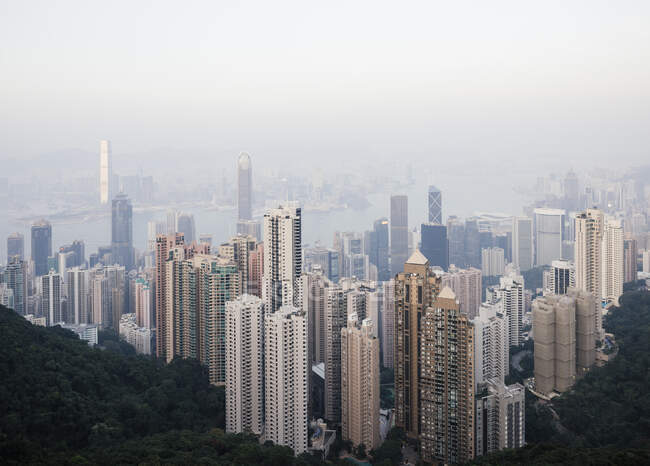 Vista desde Victoria Peak, Central, Isla de Hong Kong, China - foto de stock