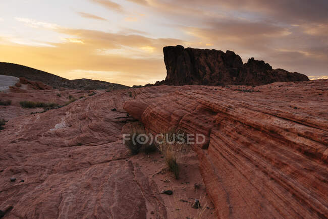 Geología cerca de la 'ola de fuego', Valley of Fire State Park, Nevada - foto de stock