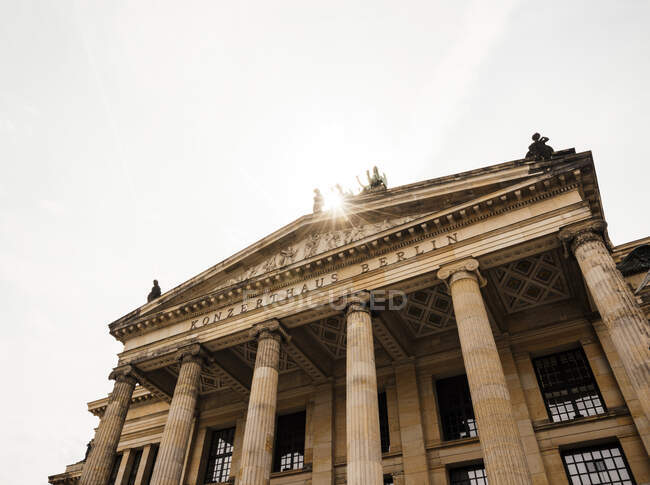 Exterior de Konzerthaus, Gendarmenmarkt, Berlín, Alemania - foto de stock