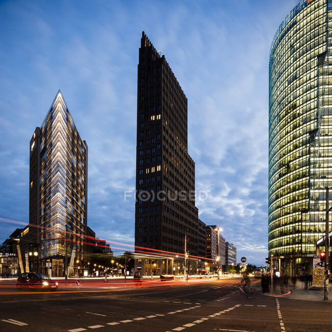 Außenansicht Debis Tower, Kollhoff Tower, Deutsche Bahn Tower — Stockfoto