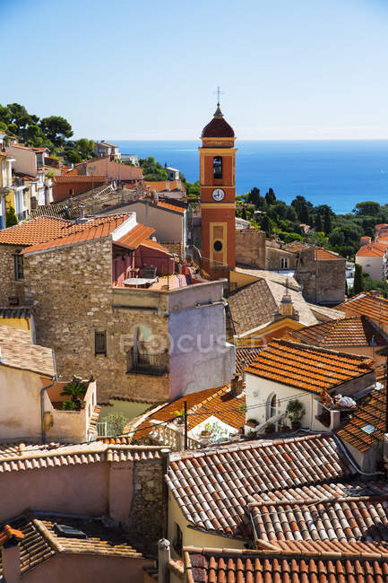 Vista elevada dos telhados do Castelo de Roquebrune, Roquebrune, — Fotografia de Stock