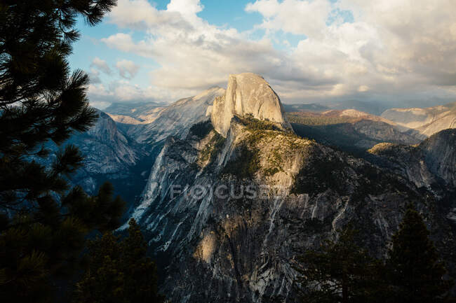 Half Dome, parc national de Yosemite, États-Unis — Photo de stock