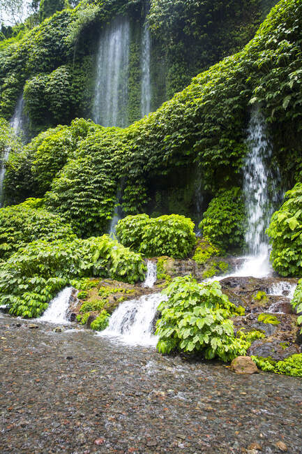 Cachoeira Benang Kelambu, Lombok, Indonésia — Fotografia de Stock