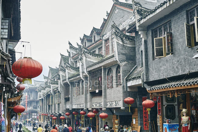 Calle tradicional, Fenghuang, Hunan, China - foto de stock