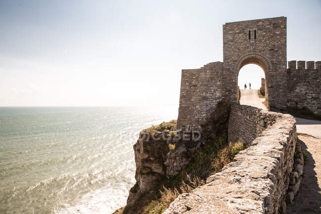 Вид на замок на побережье в Калиакре, Болгария — стоковое фото
