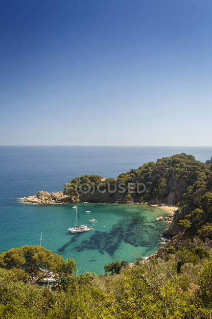 Vista elevata sulla spiaggia di Tossa de Mar, Costa Brava, Spagna — Foto stock