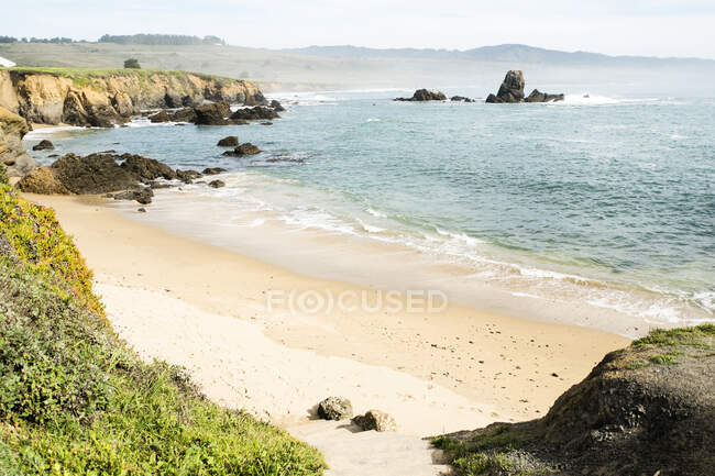Vista elevada da praia e litoral — Fotografia de Stock