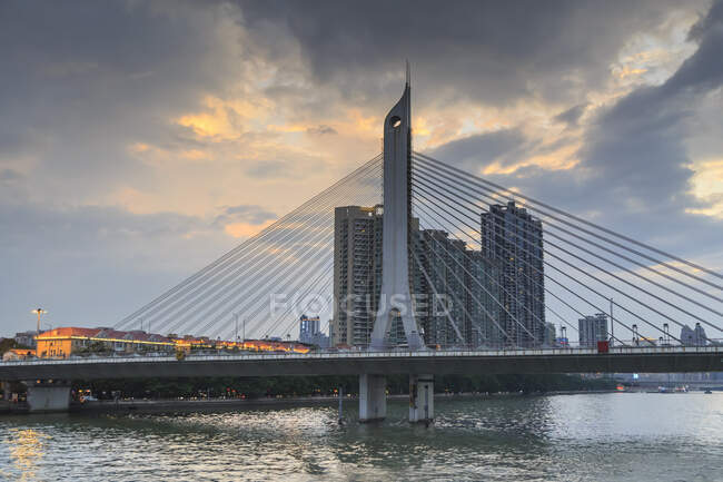 Мост через реку Жемчуг, Гуанчжоу, Китай — стоковое фото