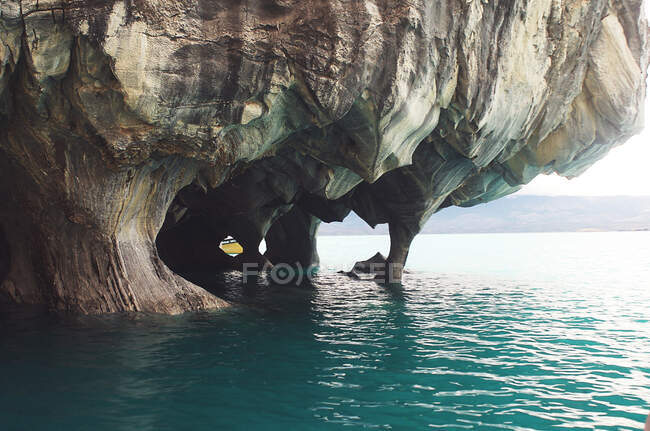 Мраморные пещеры на острове Каррера, Пуэрто-Транквиль, Чили — стоковое фото