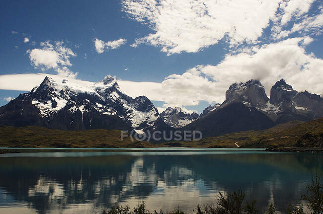 Montañas en Chile, Parque Nacional Torres Del Paine - foto de stock