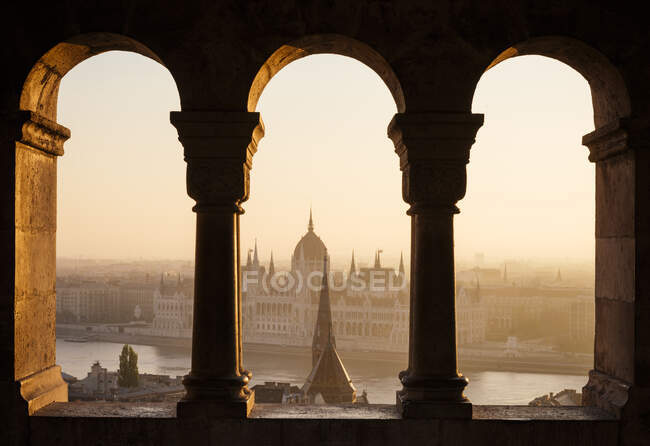 View from Fisherman's Bastion over Danube River and Hungarian parliament — Stock Photo